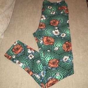 Lularoe leggings (tall & curvy)